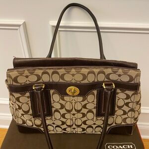 COACH Classic Hampton Signature Tote Bag